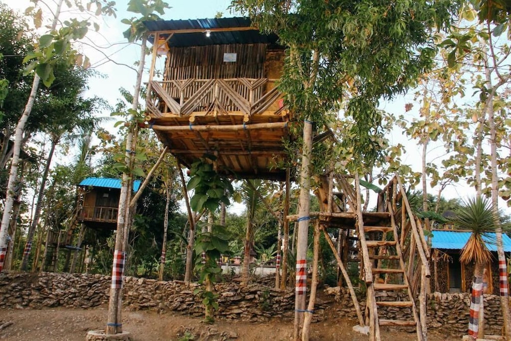Nyuh Bengkok Tree House