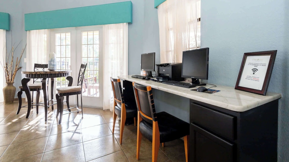 Homey Nature Escape Sleeps 6!