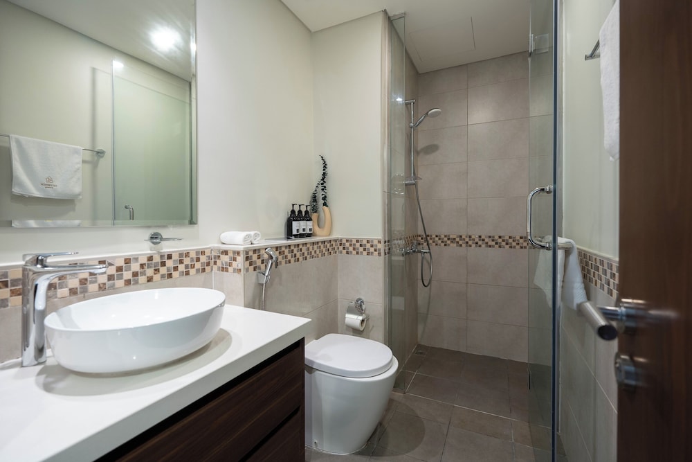 KeyRock - Premium Reva Stay with Pool