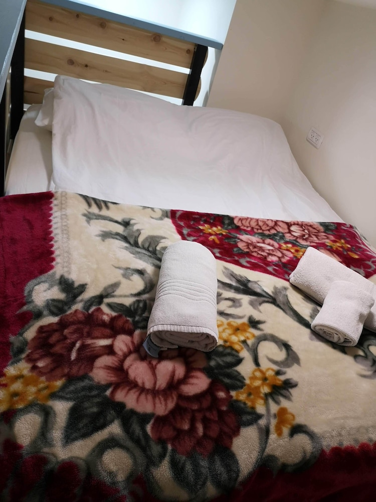 Allenby 2 Bed & Breakfast