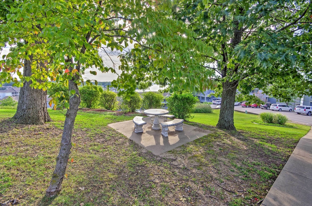 Luxe Lakeside Regatta Bay Getaway w/ Pool Access!