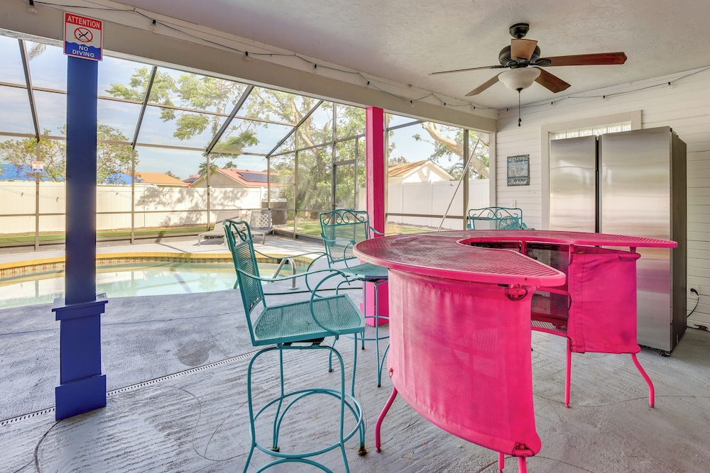 4 Mi to Riverwalk: Bradenton Home w/ Game Room