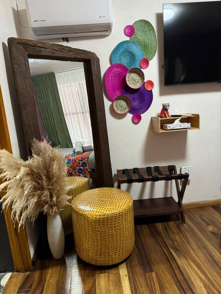 Homestal California Hostal Tlaquepaque