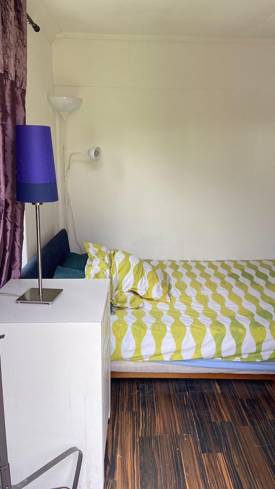 Lovely Studio in Twickenham view 3