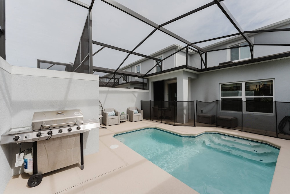 Dream 5Bd Storeylake Close to Disney