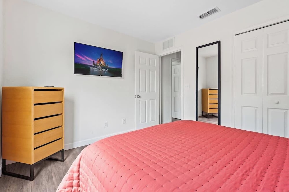 Pet Friendly 4 BR With Hot Tub