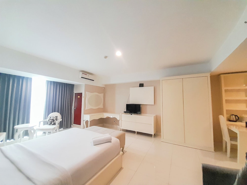Modern Look And Homey Studio At Mataram City Apartment