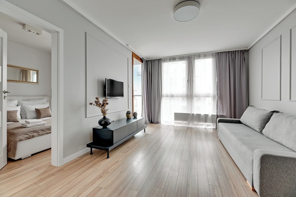 Aura - Riverside & Parking by Downtown Apartments