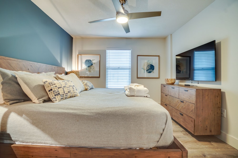 Pelican Beach Resort by Panhandle Getaways