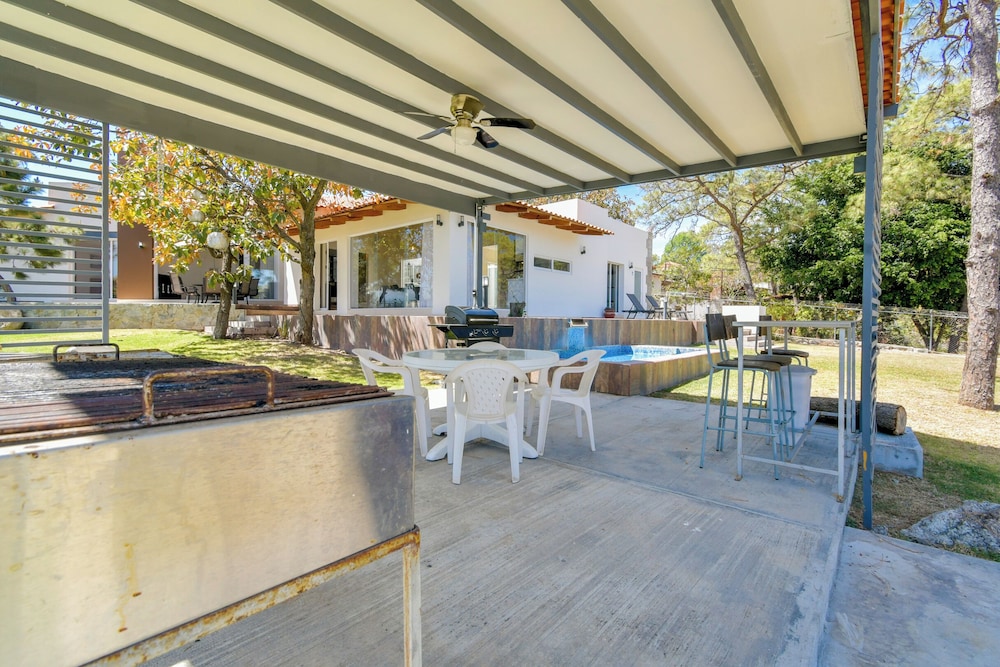 Agave House Pool and BBQ