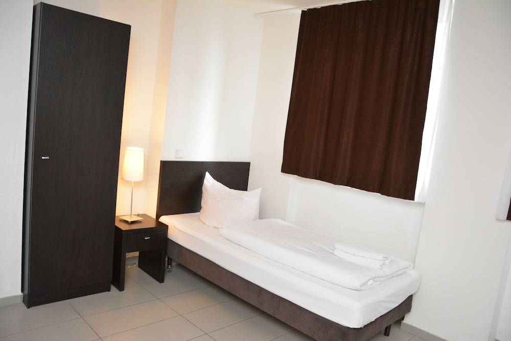 Frankfurt Vacations - Mosel Hotel Frankfurt - Property Image 31