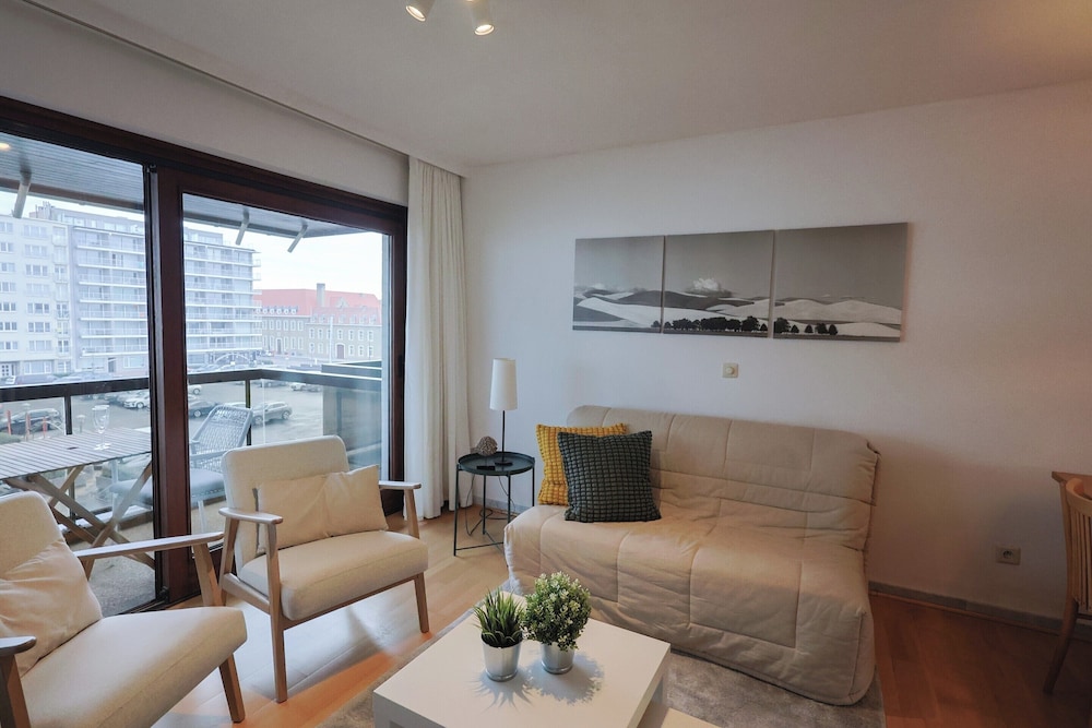 Studio by the Beach With Sea View