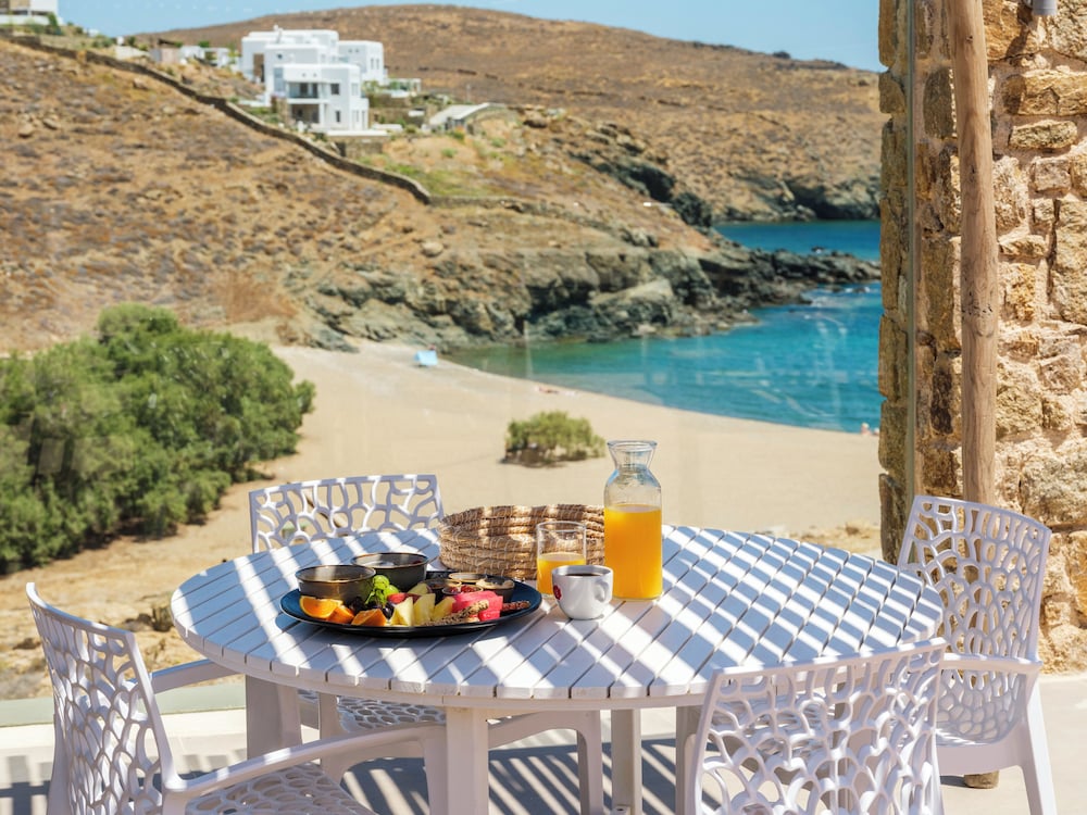 Mykonist Merchia Beach Villas & Suites