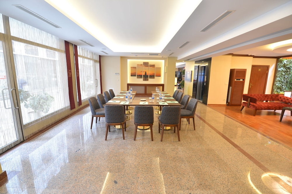 Golden Siyav Otel - Image 53