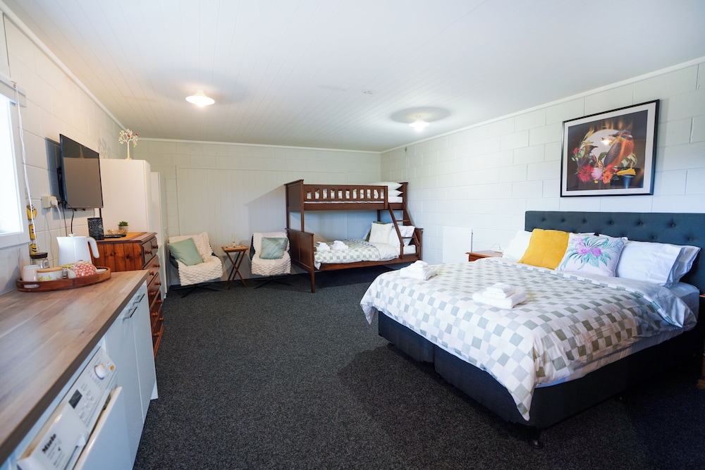Kiwi Retreat By Aotearoa Escapes