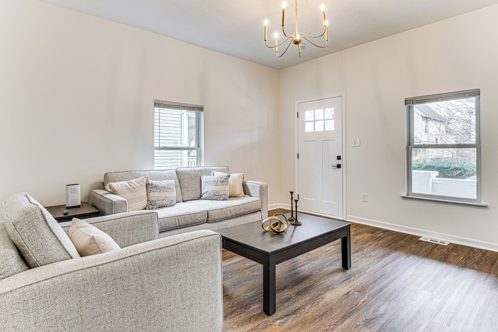 3 Mi to Downtown: Pet-friendly Indianapolis Home