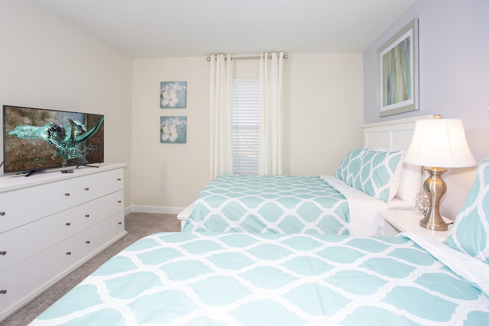 New 4 bdrms home at Champions Gate - Image 1