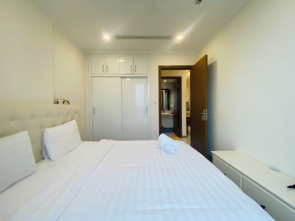 The Aquamarine Landmark Suites - Poolside Access at L4B