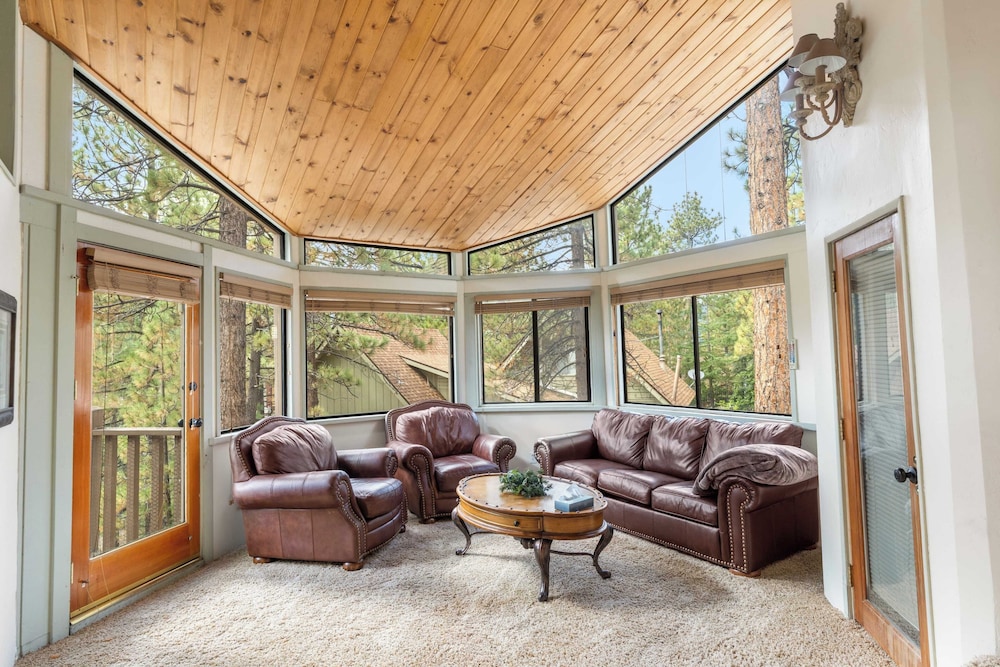 Lakeview Cabin w/ Game Room & Deck Near Ski Slopes & Trails Sleeps 20 Waterview by Avantstay