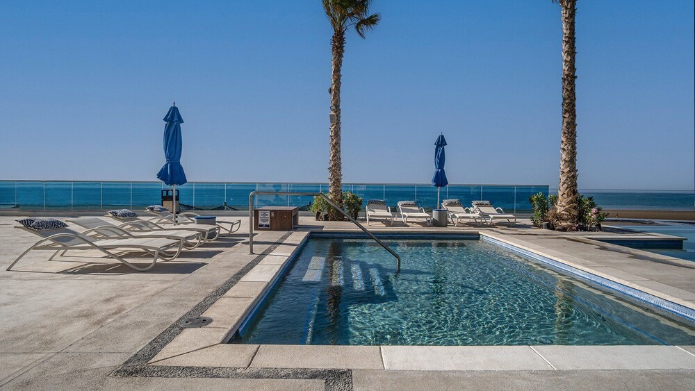 Sensational 2 Bedroom Condominium