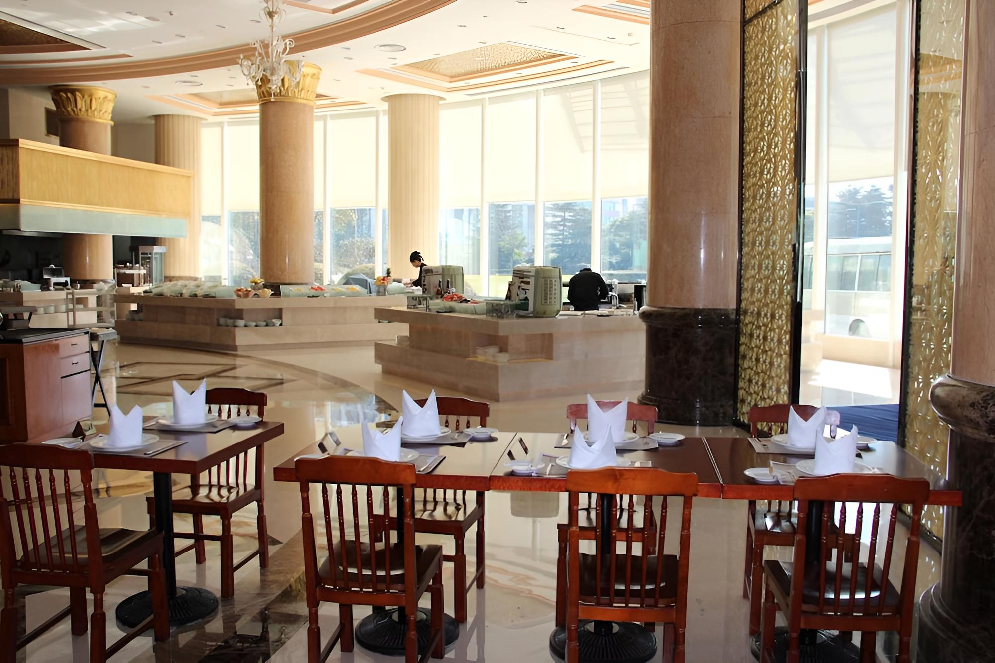 Oriental Riverside Hotel