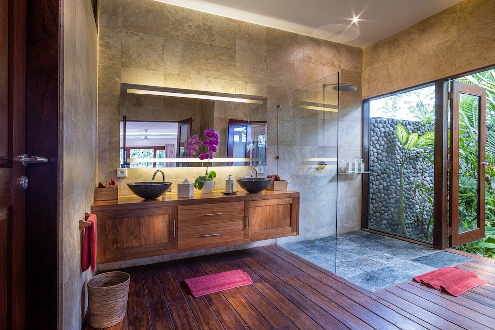 Villa Crystal Castle