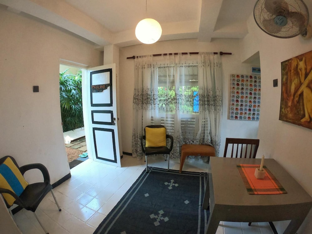 Anne's Maisonnette