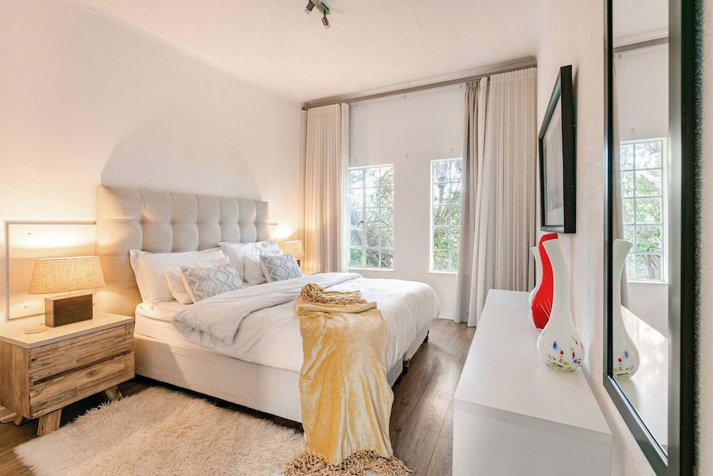 Cosy 2bed in Heart of Sandton