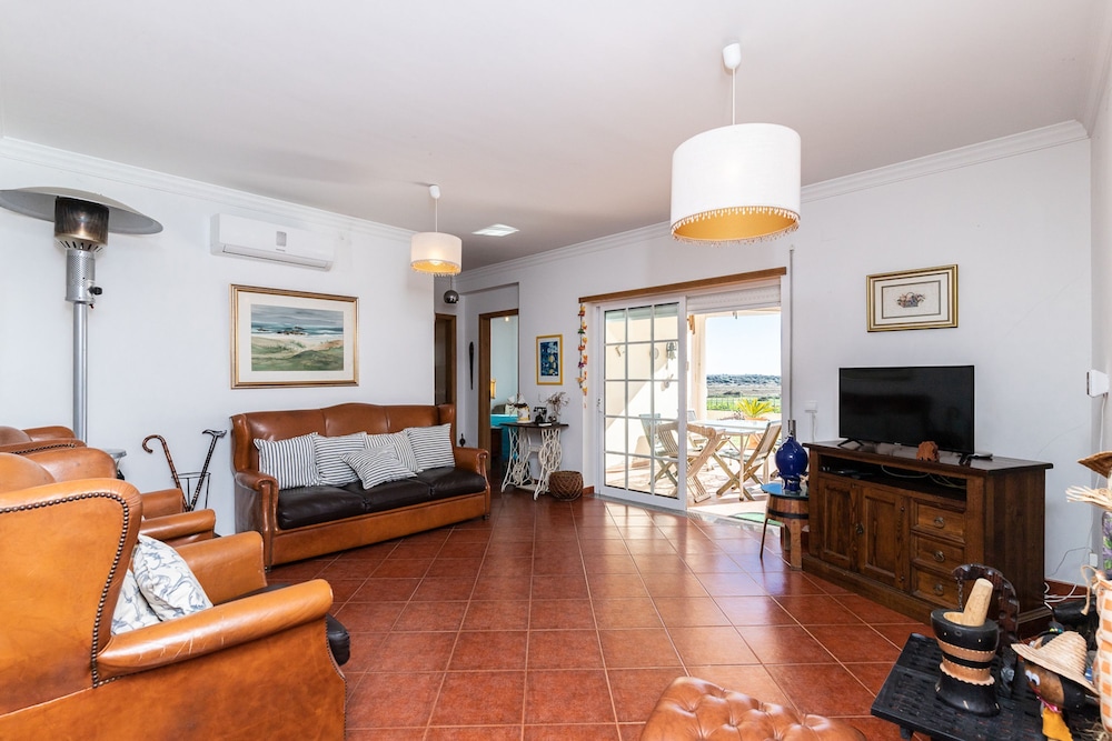 Beach Front View Armacao de Pera Flat With Terrace