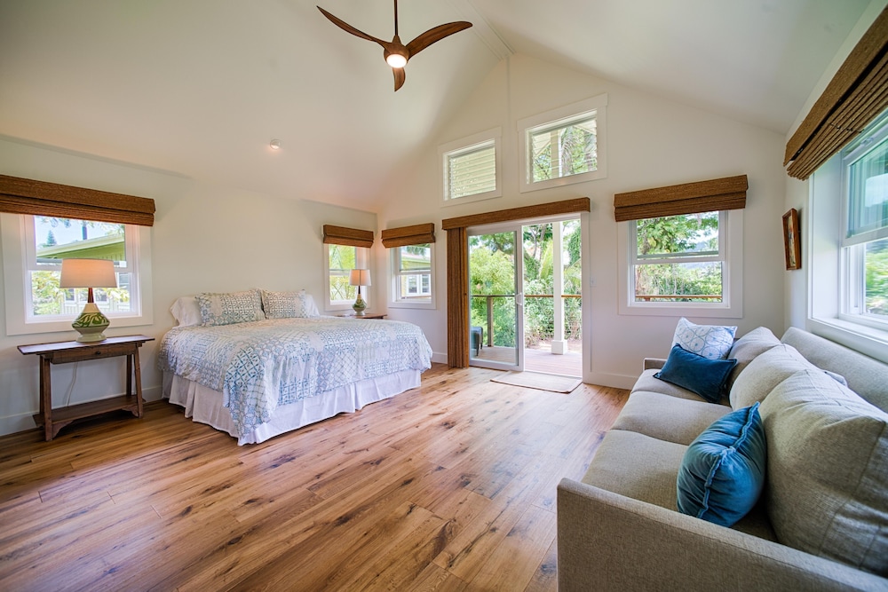 Hale Hoku 5 Bedroom Home by RedAwning view 3