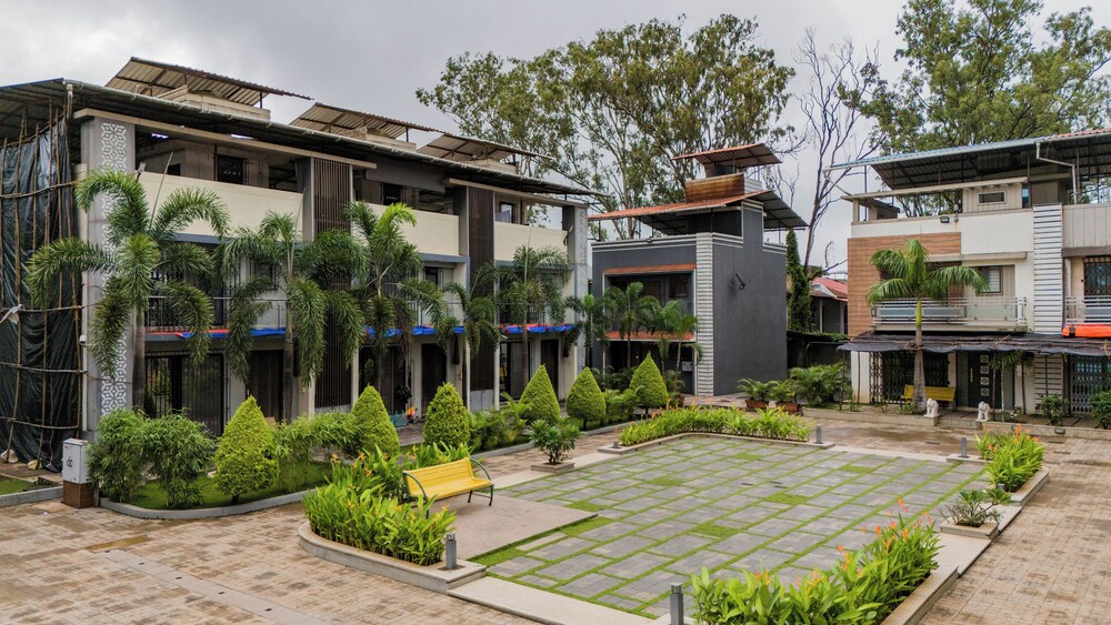 Alaya Stays - Imperial Calista 4BHK near Khandala Hills