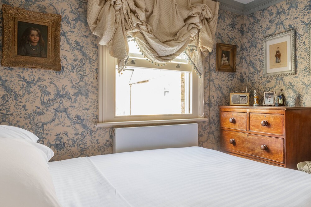 Lilyville Road III by Onefinestay