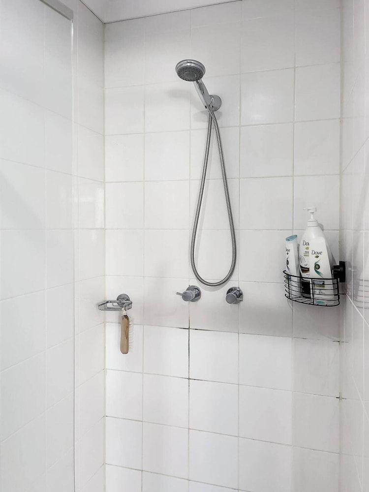 1BR Apartment Near Trendy Zetland