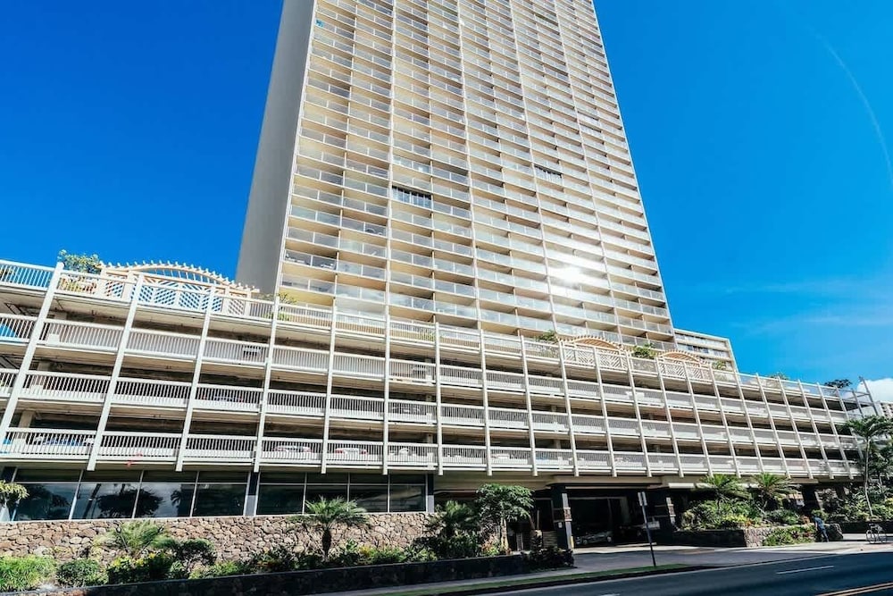 @marbella Lane - Stylish Island Stay w/ City Views