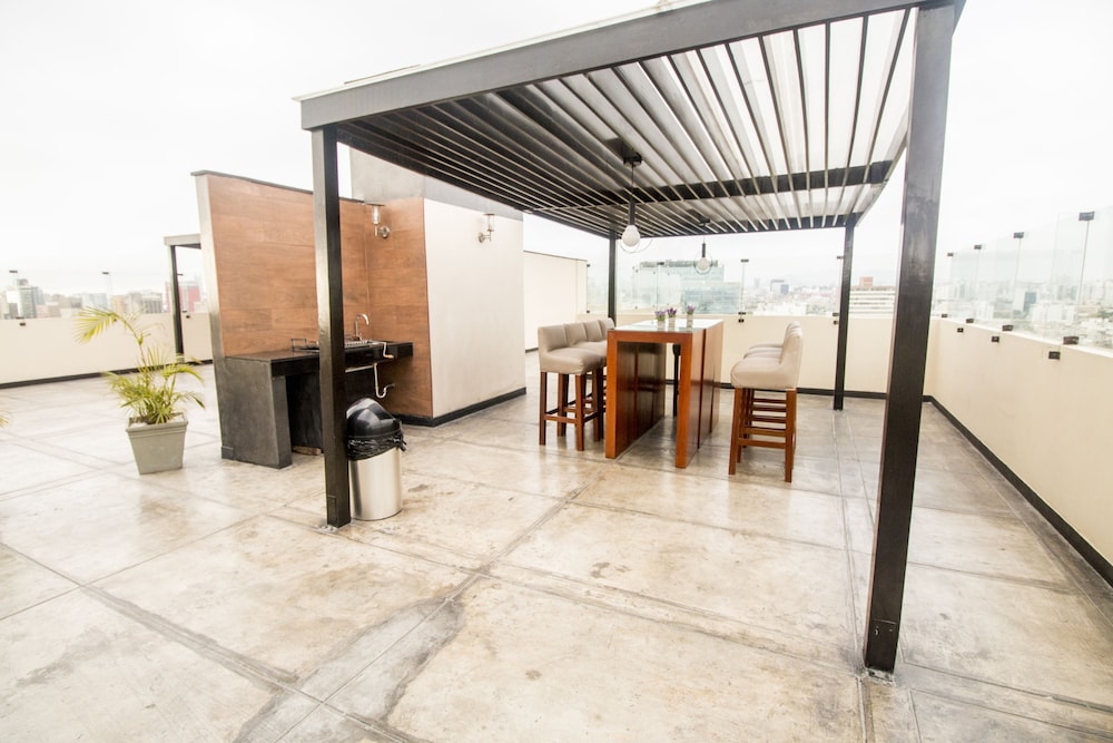 Areas Temporales - Near Larcomar Shopping Center