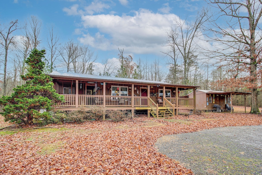 Kayak & Fish: Little River Canyon Lakefront Cabin