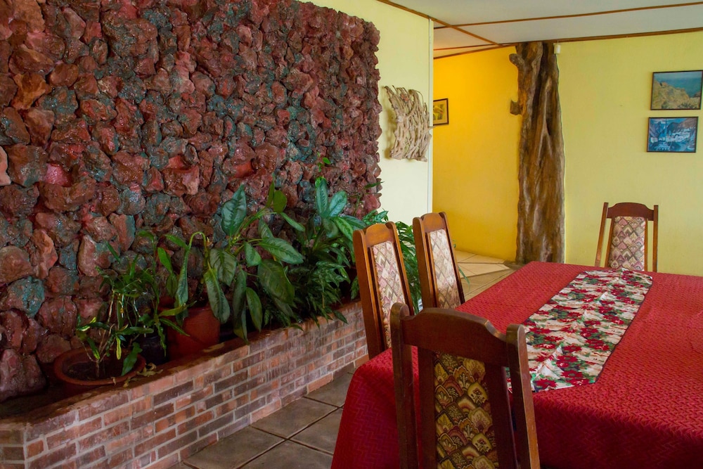 Valley View Lodge - Finca Huetares
