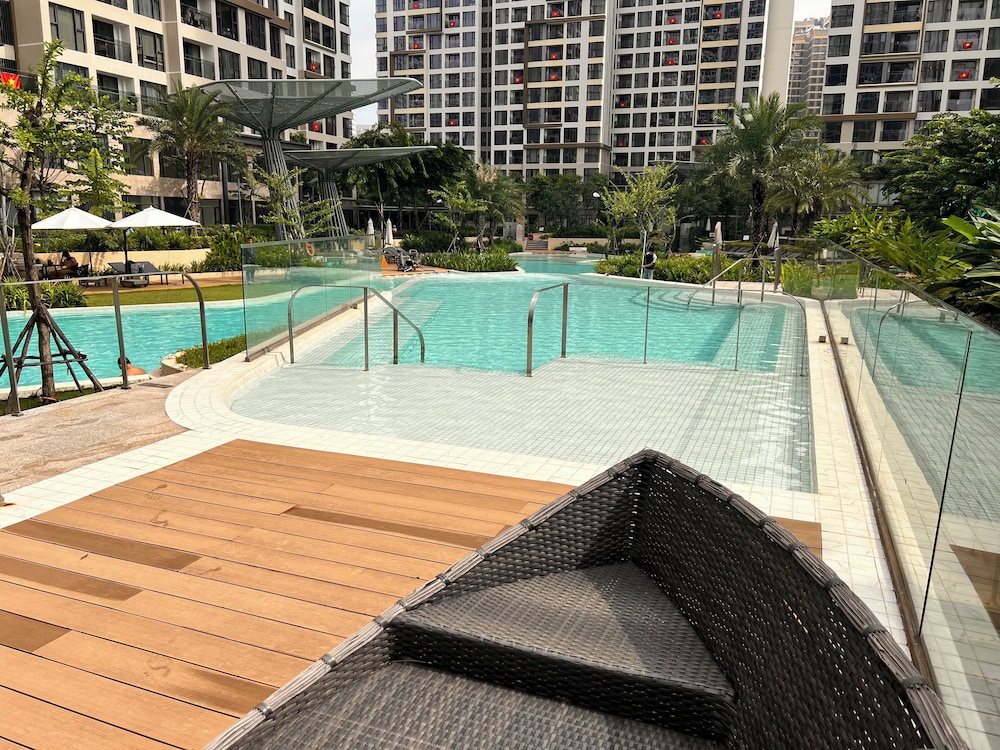 Vinhomes Grand Park-Masterise Center