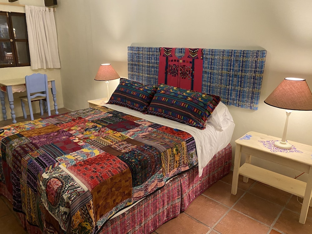 Yellow House - Hostel