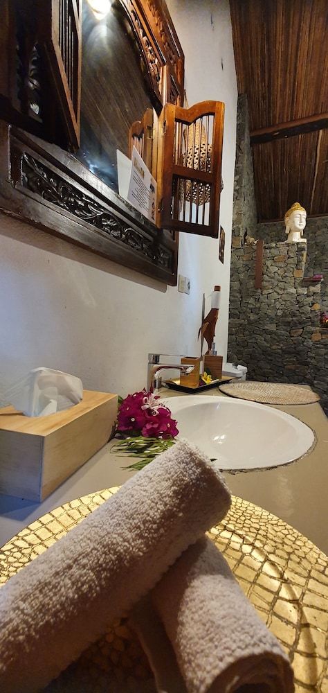 Ravoraha Ecolodge