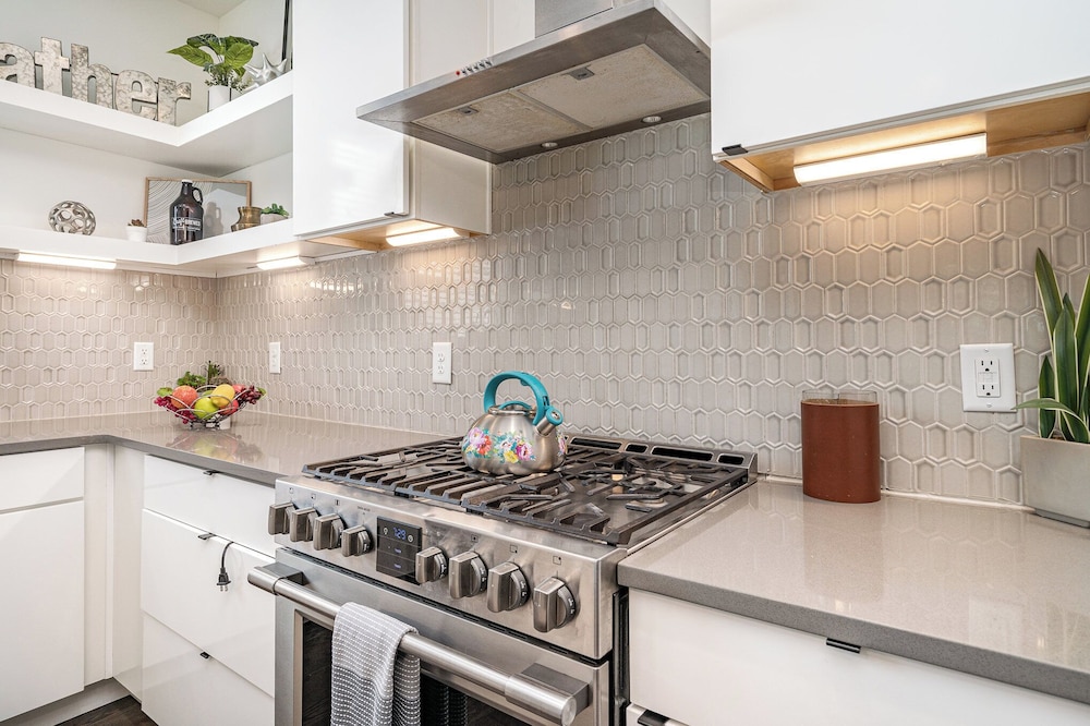 Verde Heights-sleeps 12-in Cumberland Heights