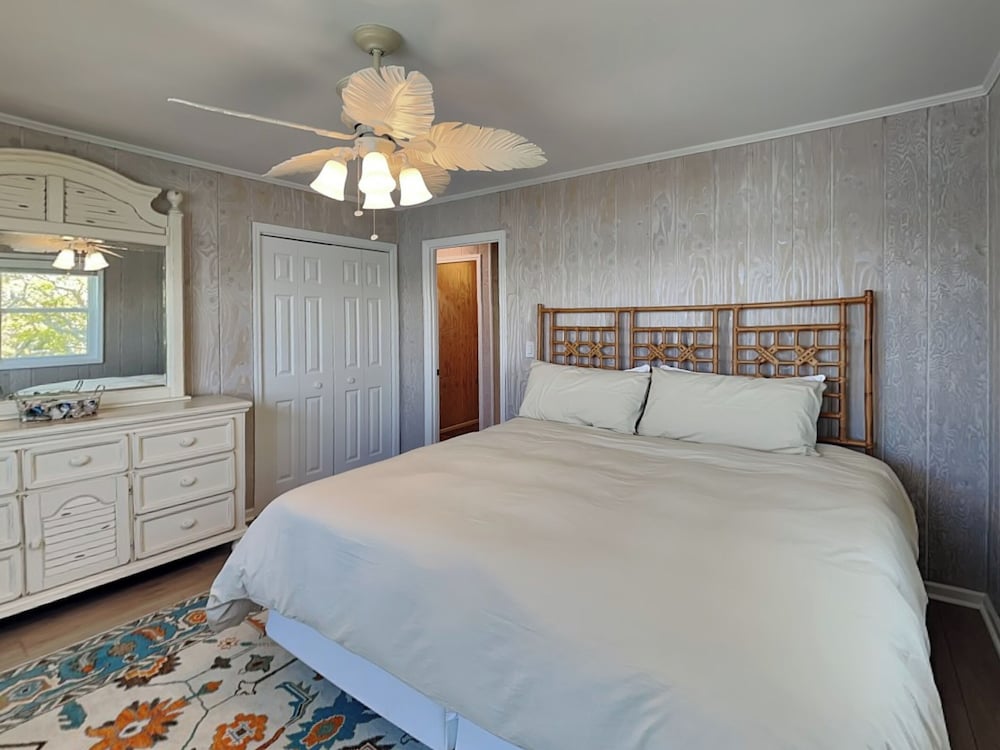 The Hydeaway by Topsail Realty