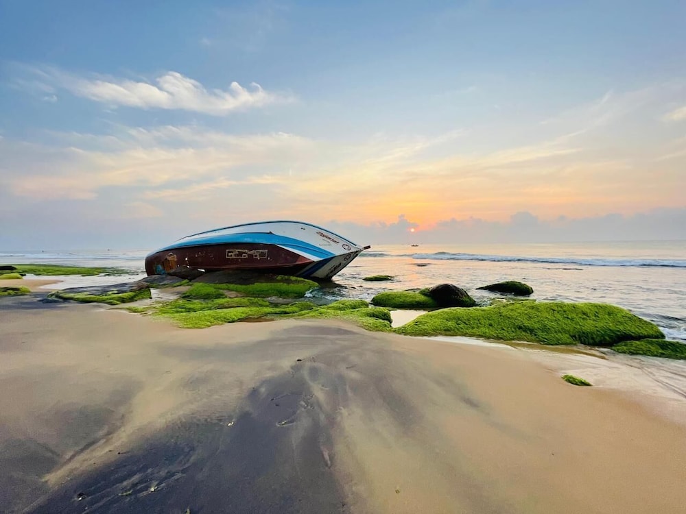Lunora Beach Home
