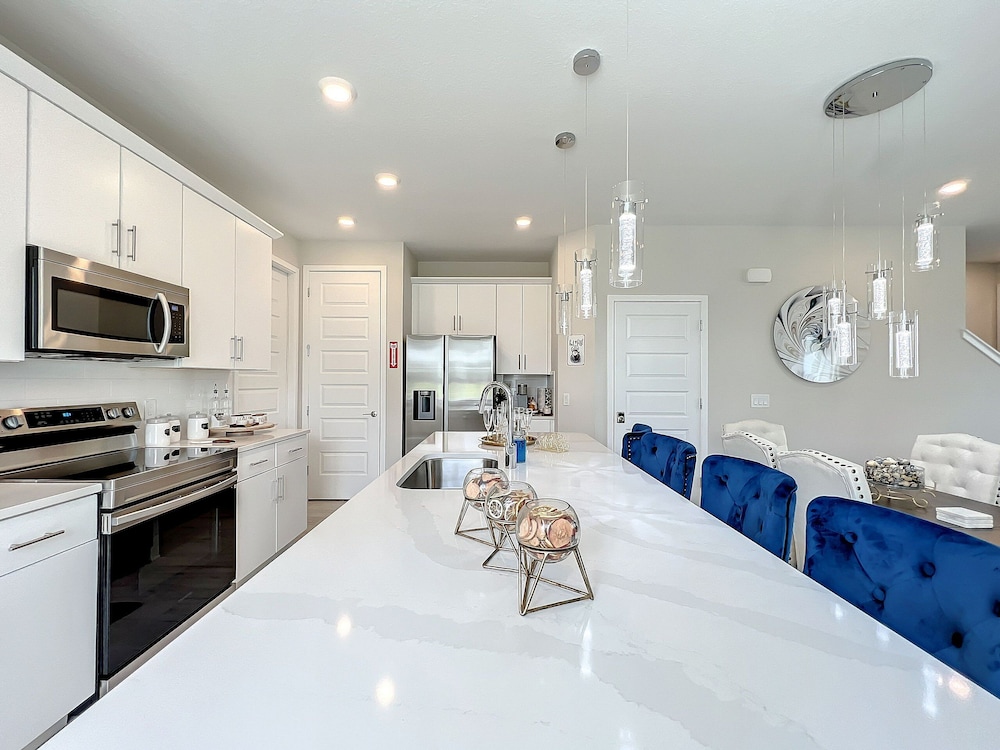 Reunion 3BR Villa Near Disney + Pool Access