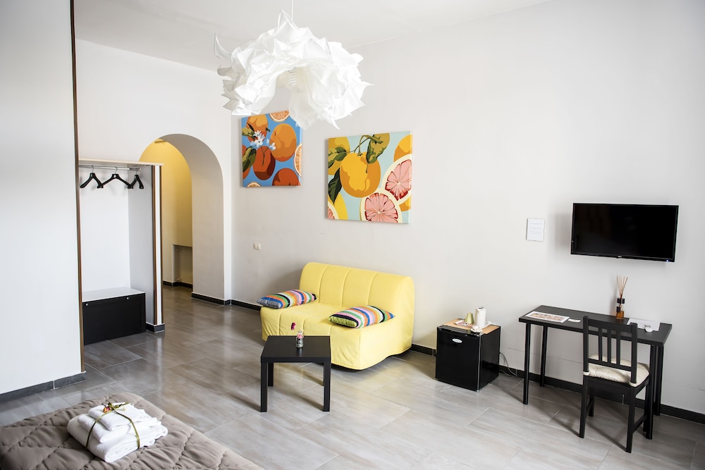 B&B Le 4 Stagioni Dante's Suites by ClaPa Group Dislocated Hospitality