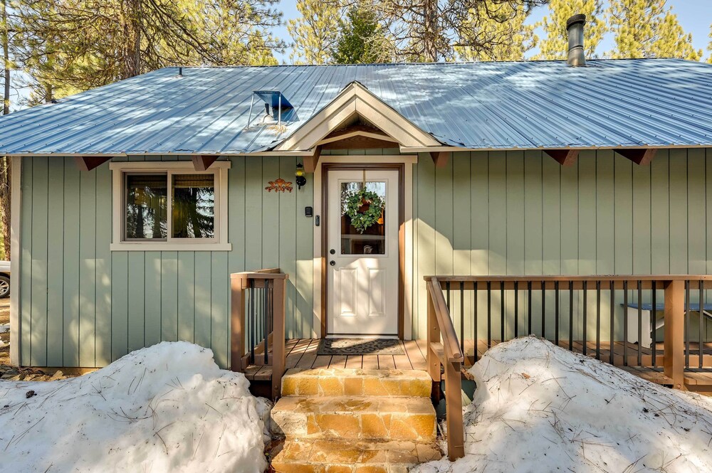 Secluded Garden Valley Cabin w/ Deck & Views!