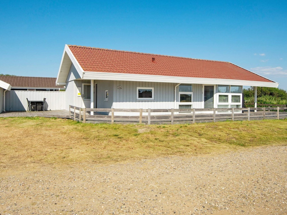 6 Person Holiday Home in Romo view 4