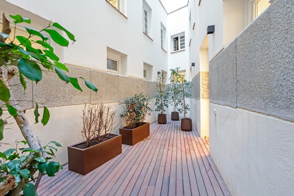 Papua - 2 Bedrooms and gym in Almagro