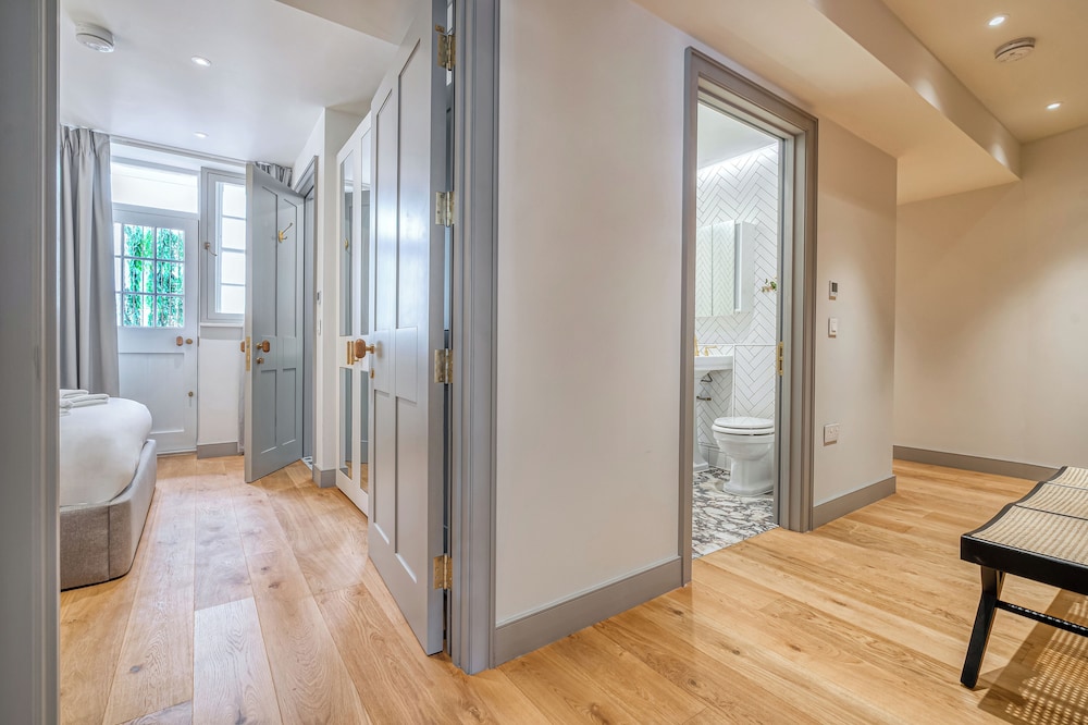 Luxury flats near Big Ben and London Eye