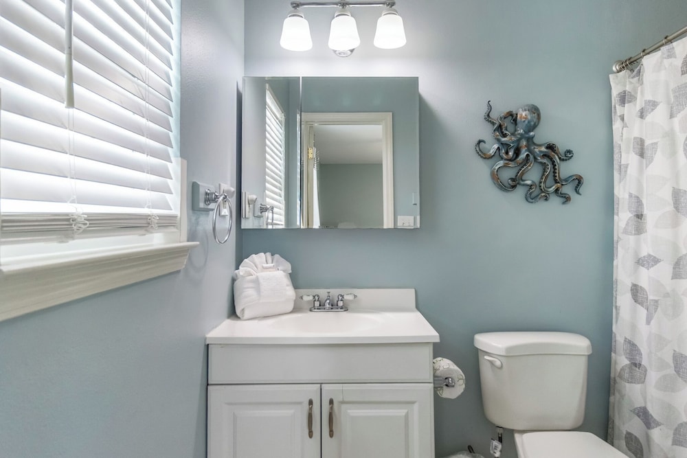 Bikini Bottom by Southern Vacation Rentals
